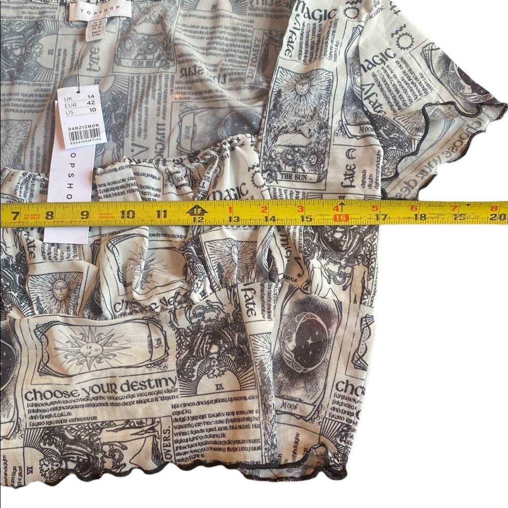 TOPSHOP Black and Cream Newsprint Crop Top - Picture 10 of 11